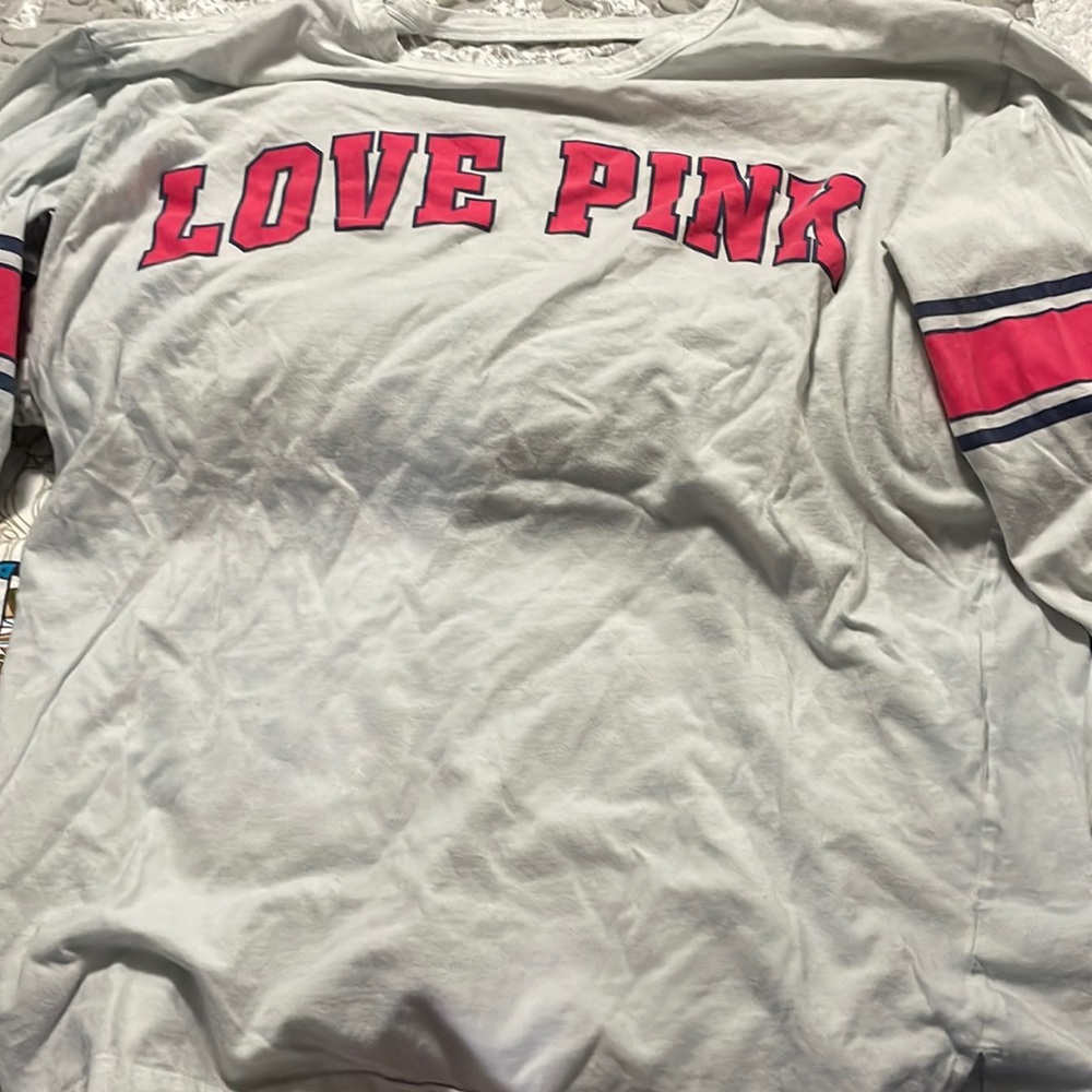 Super cute open back pink long sleeve shirt